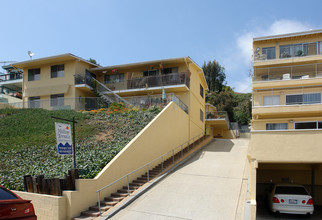 Hilltop Terrace in Ventura, CA - Building Photo - Building Photo