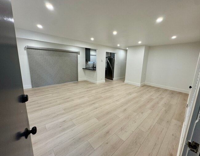 603 Woodside Way, Unit 2