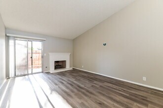 763 Heritage Vista Ave in Henderson, NV - Building Photo - Building Photo