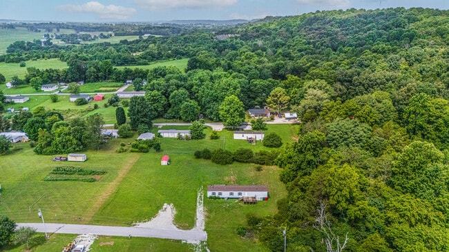 425 Eagle Way in Smiths Grove, KY - Building Photo - Building Photo