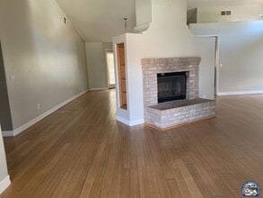 587 Wild Rose Ln in Imperial, CA - Building Photo - Building Photo