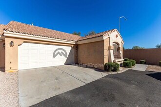 1260 S Lindsay Rd in Mesa, AZ - Building Photo - Building Photo