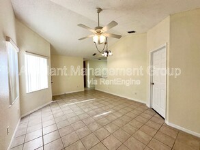 3201 Queen Palms Ct in Kissimmee, FL - Building Photo - Building Photo