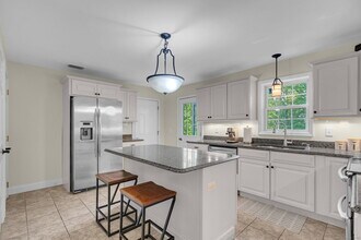 943 Mt Vernon Rd in Southington, CT - Building Photo - Building Photo