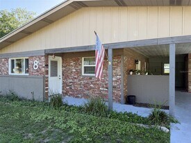 8 Silver Way in Ocala, FL - Building Photo