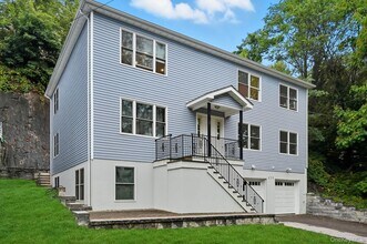 171 Frederic St in Yonkers, NY - Building Photo - Building Photo