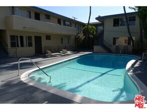 1435 N Fairfax Ave-Unit -18 in West Hollywood, CA - Building Photo - Building Photo