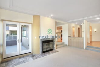 1768 Aurora Ave N in Seattle, WA - Building Photo - Building Photo