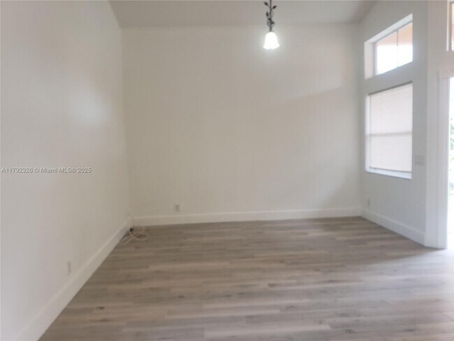 719 Stanton Dr in Weston, FL - Building Photo - Building Photo