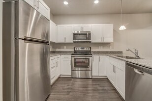 614 E 230 N in Orem, UT - Building Photo