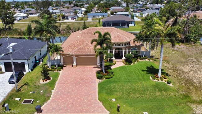 1126 SW 8th Pl in Cape Coral, FL - Foto de edificio - Building Photo