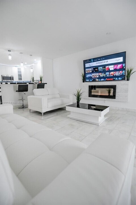 312 NE 108th St in Miami, FL - Foto de edificio