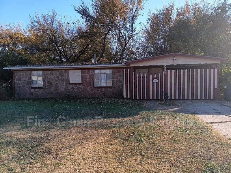 3808 SE 15th St in Del City, OK - Building Photo