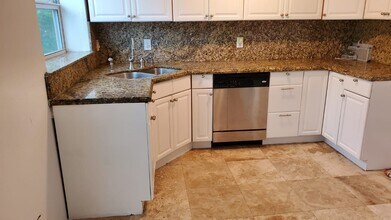 9870 Nicaragua Dr in Cutler Bay, FL - Building Photo - Building Photo