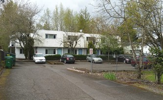 213 SE 192nd Ave Apartments