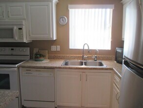 106 Lake Dora Dr in West Palm Beach, FL - Building Photo - Building Photo