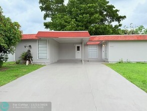 6406 Brookwood Blvd in Tamarac, FL - Foto de edificio - Building Photo