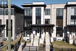 3189 Sixth Line in Oakville, ON - Building Photo