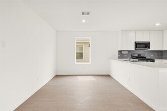 21523 Willow River Canyon Ln in Waller, TX - Building Photo - Building Photo