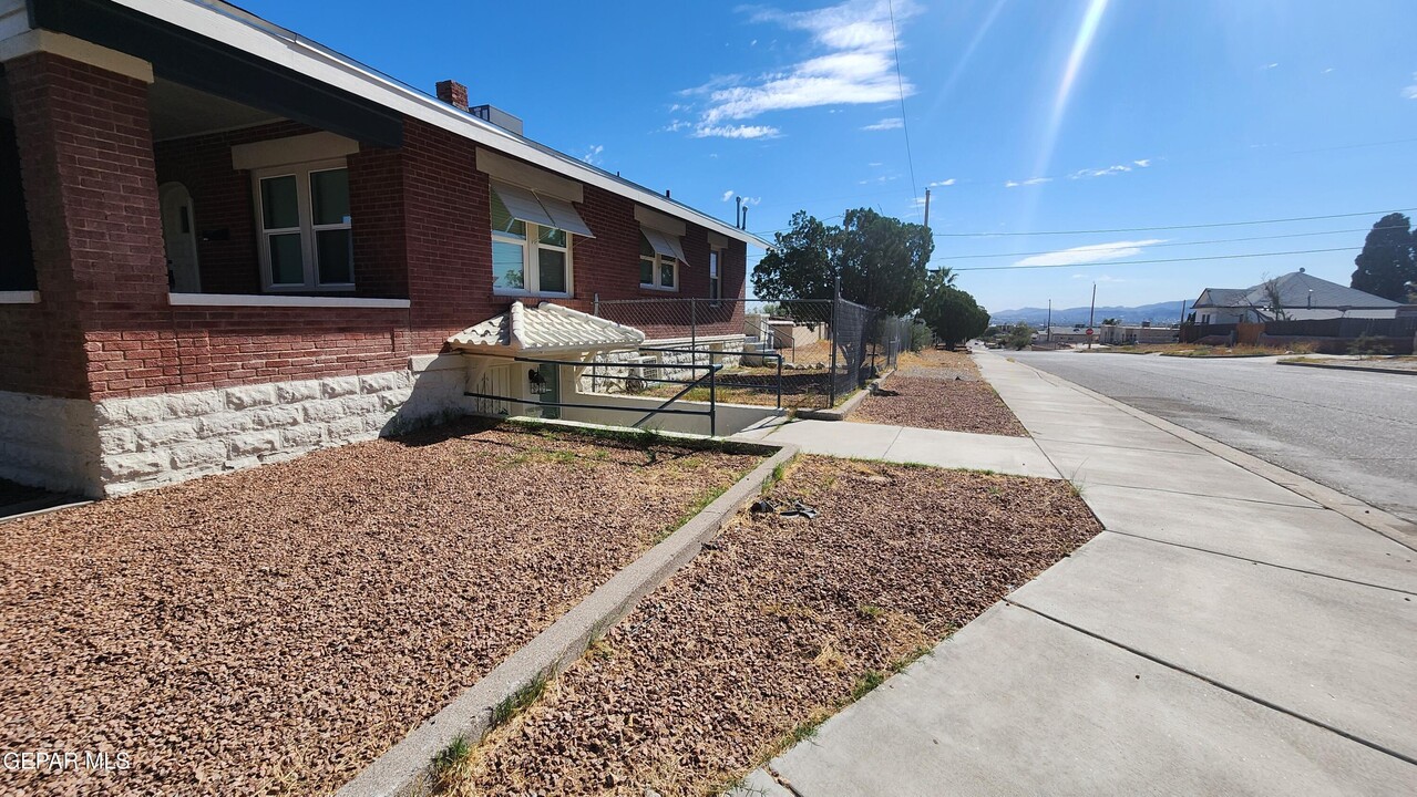 1418 Kentucky St in El Paso, TX - Building Photo