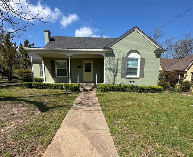 property at 514 E Charnwood St