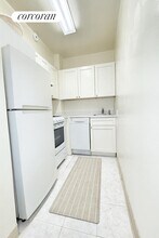 249 E 48th St in New York, NY - Building Photo - Building Photo