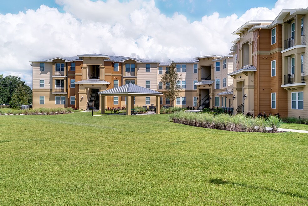 Camden Town Square Apartments Kissimmee, FL Apartments For Rent