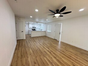 3309 Altos Ave in Sacramento, CA - Building Photo - Building Photo