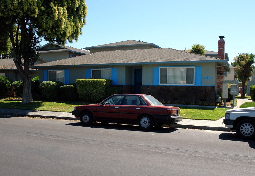 881 Burbank in Santa Clara, CA - Building Photo