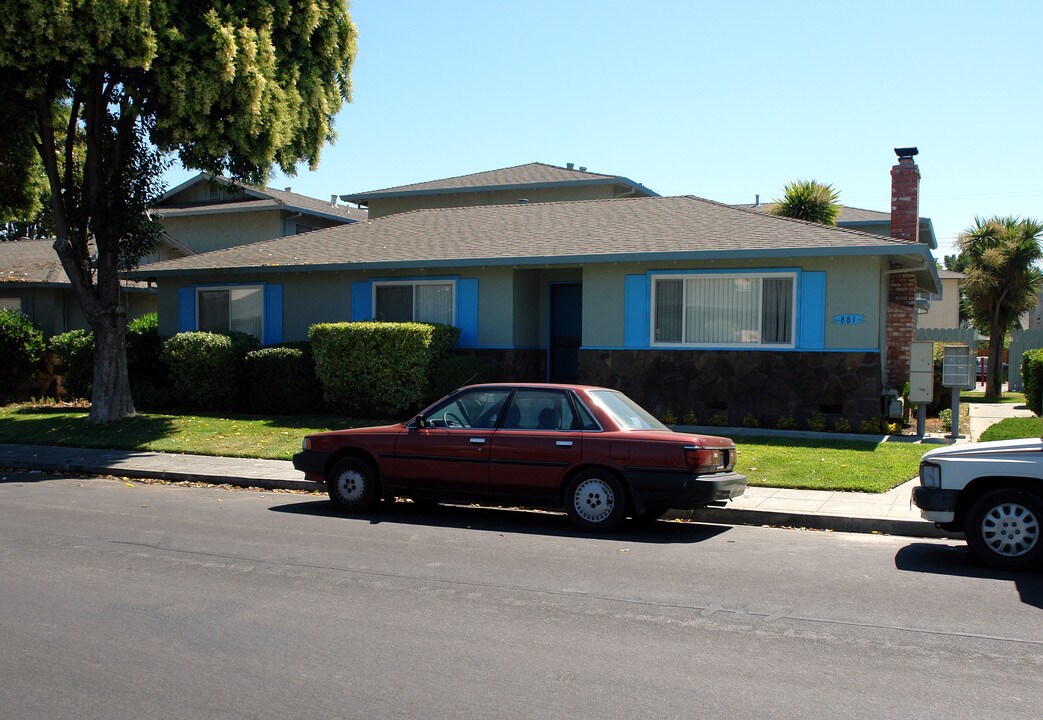 881 Burbank in Santa Clara, CA - Foto de edificio