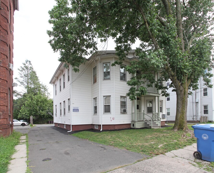 295 High St in New Britain, CT - Building Photo