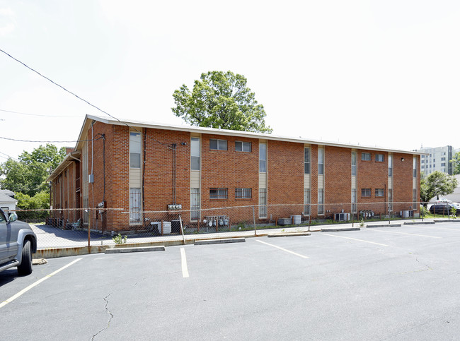 The Courtyard at Monroe in Memphis, TN - Building Photo - Building Photo