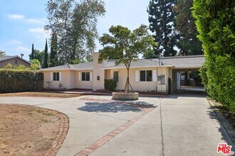 6727 Orion Ave in Los Angeles, CA - Building Photo - Building Photo