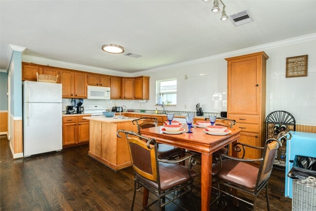 property at 4025 6th St