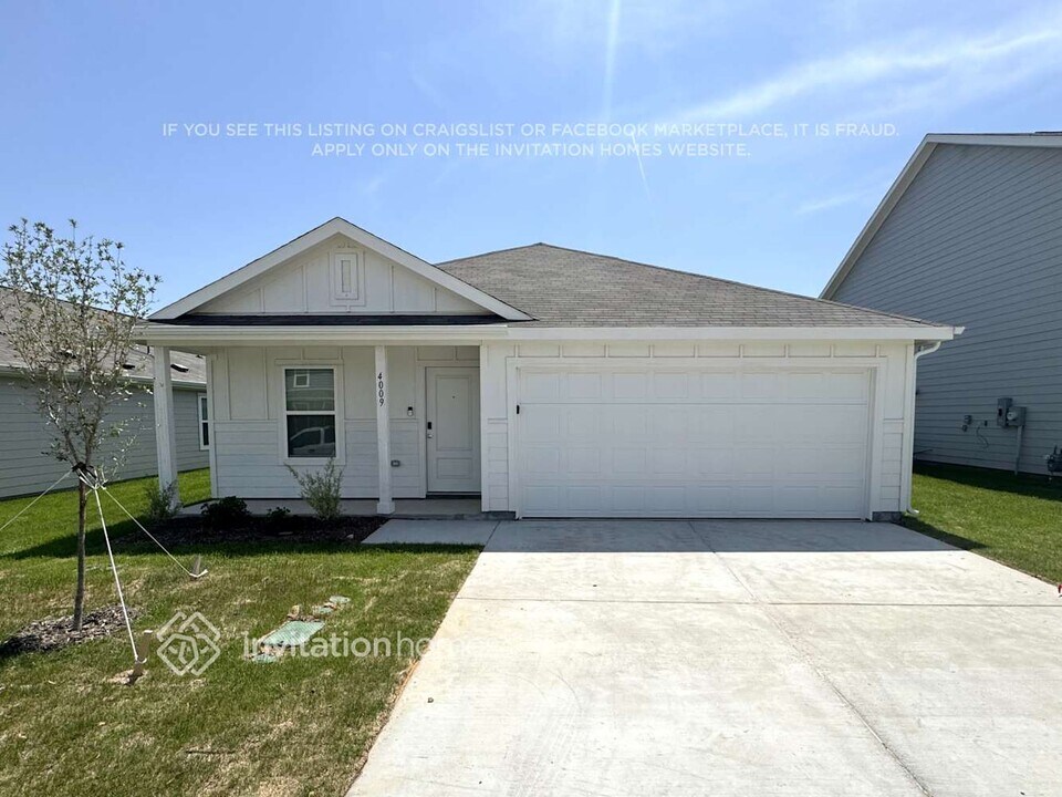 4009 Pleasant Shade Pl in Crowley, TX - Building Photo