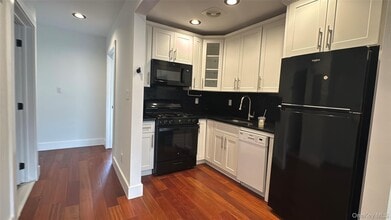 53-62 61st St in Queens, NY - Building Photo - Building Photo