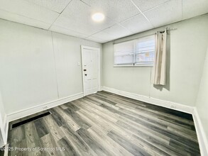 1005 Washburn St in Scranton, PA - Building Photo - Building Photo
