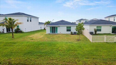 1338 Colebrook Cir SW in Palm Bay, FL - Building Photo - Building Photo