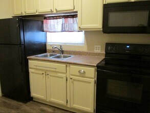 236 N Saguaro Dr, Unit #3 in Apache Junction, AZ - Foto de edificio - Building Photo