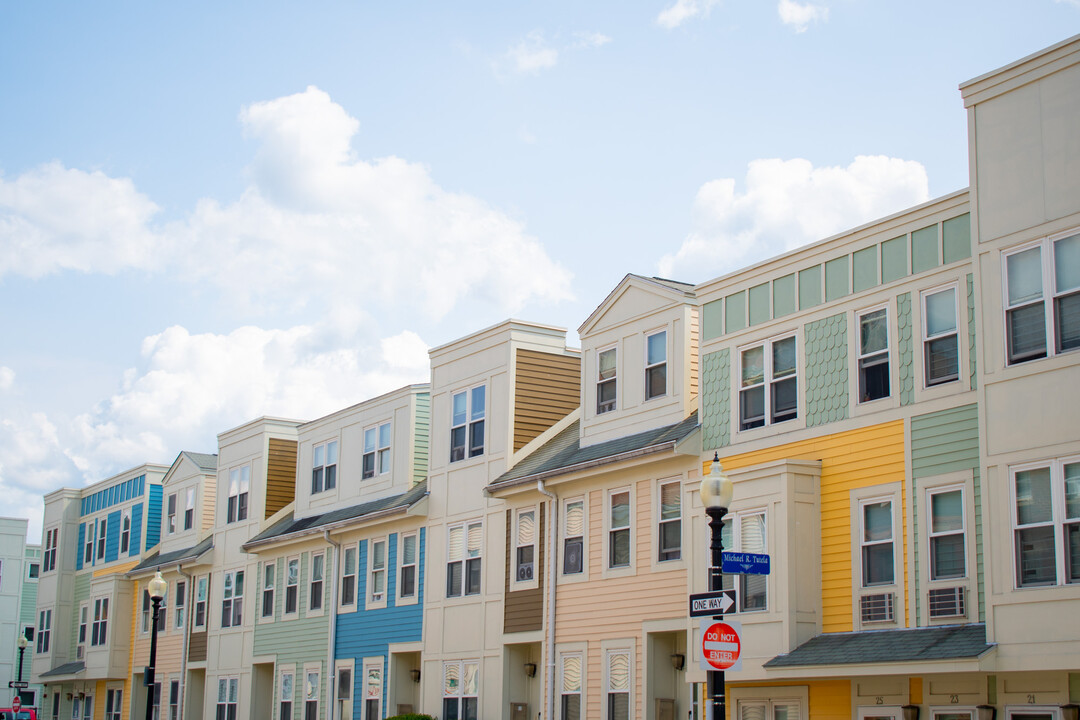 Maverick Landing in East Boston, MA - Foto de edificio