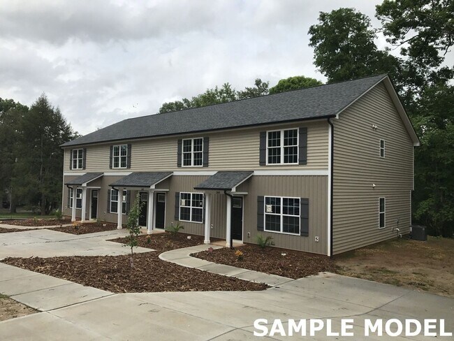 property at 615 Hyde Park Dr NE