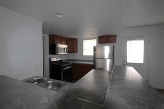 Candlelight Apartments & Condos in Mount Orab, OH - Foto de edificio - Building Photo