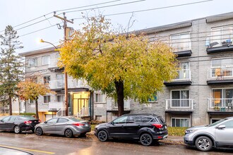 5450 West Broadway Rue in Montréal, QC - Building Photo - Building Photo