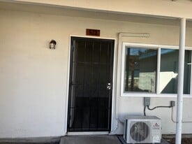 475 W Ramona Dr in Rialto, CA - Building Photo