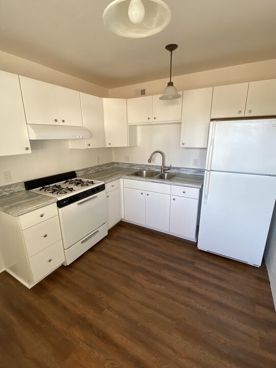 500 Glenwood Cir-Unit -APT 224 in Monterey, CA - Building Photo