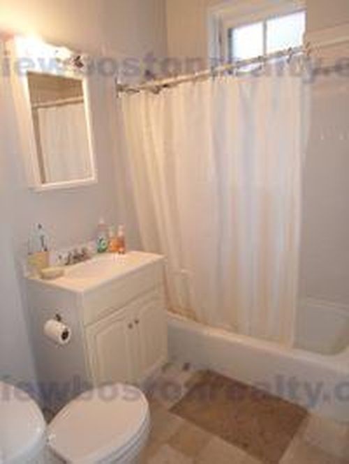 141 Chiswick Rd-Unit -3MC in Boston, MA - Building Photo