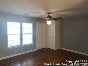 219 Radiance Dr in San Antonio, TX - Building Photo - Building Photo