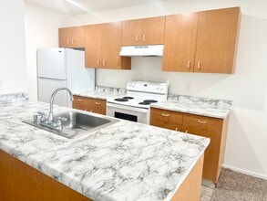 2205 Palisade Ave in Modesto, CA - Building Photo - Building Photo