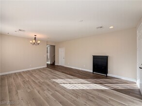 10733 Mentesana Ave in Las Vegas, NV - Building Photo - Building Photo