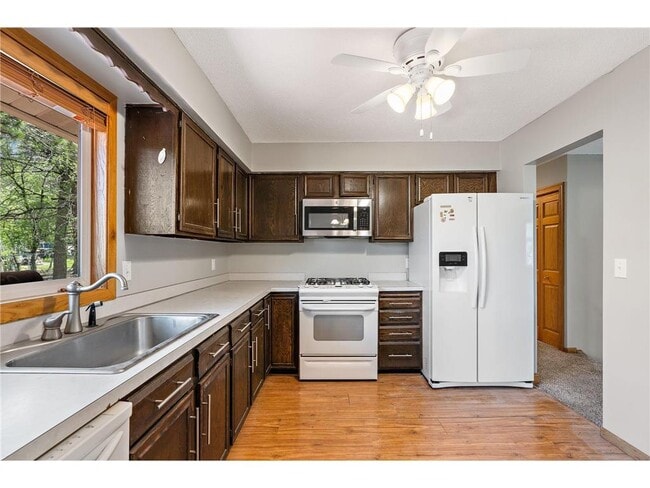 1735 Walnut Ln in Eagan, MN - Building Photo - Building Photo